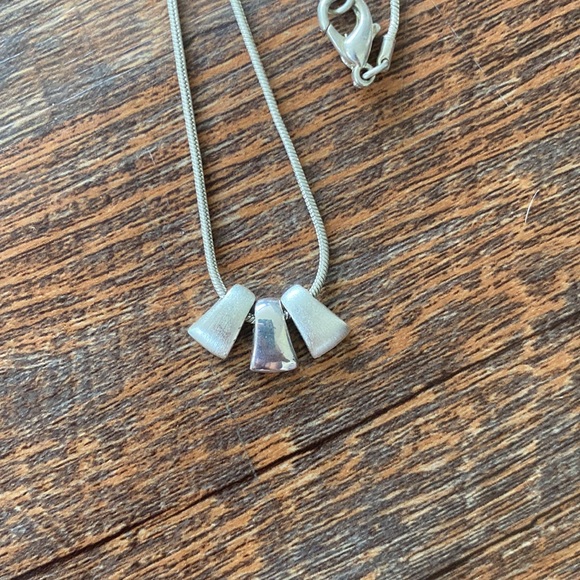 Simple two tone silver necklace - Picture 3 of 3